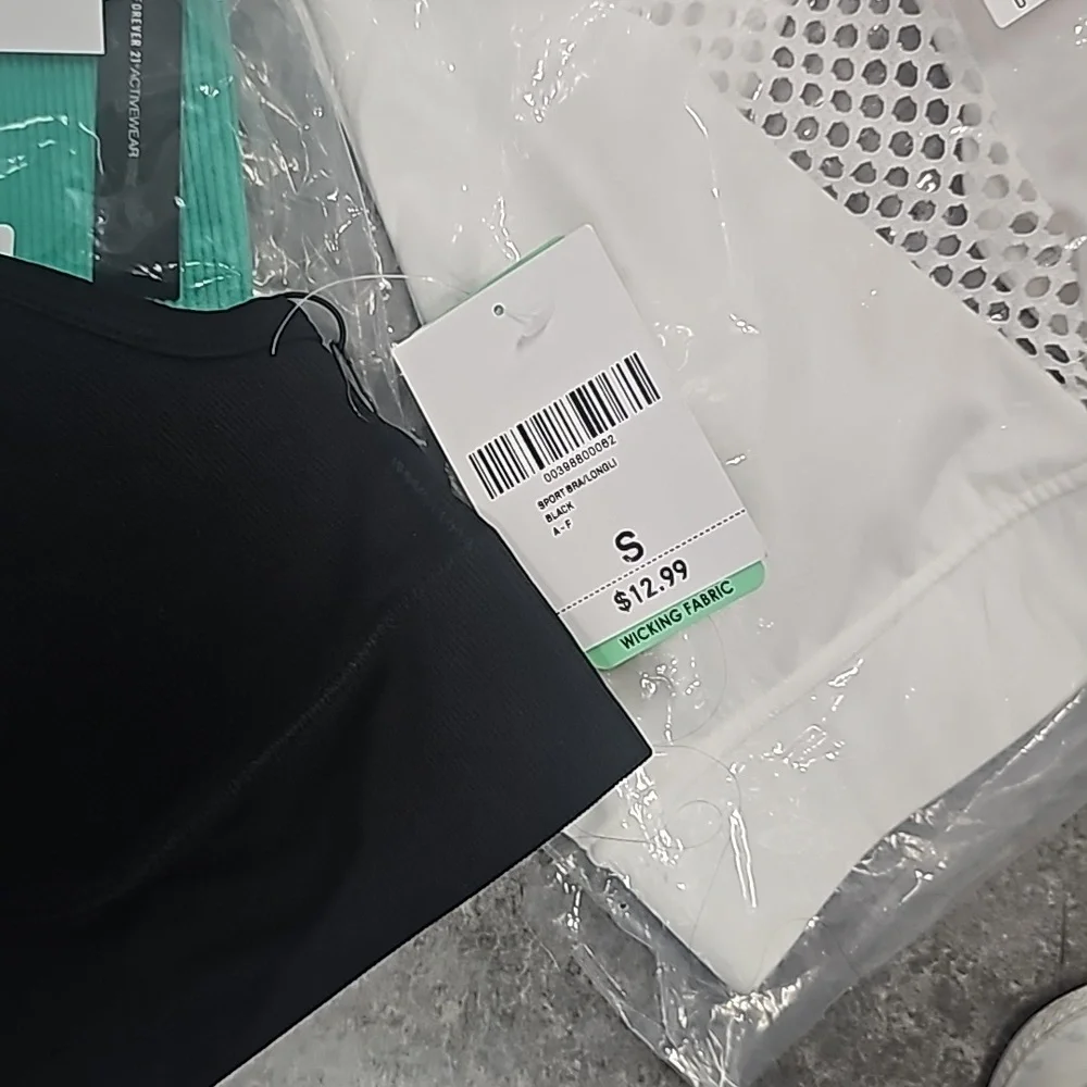 New w/tags 9x Forever 21 Assorted Sports Bras in Size S